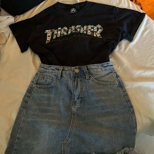 thrasher shirt size small